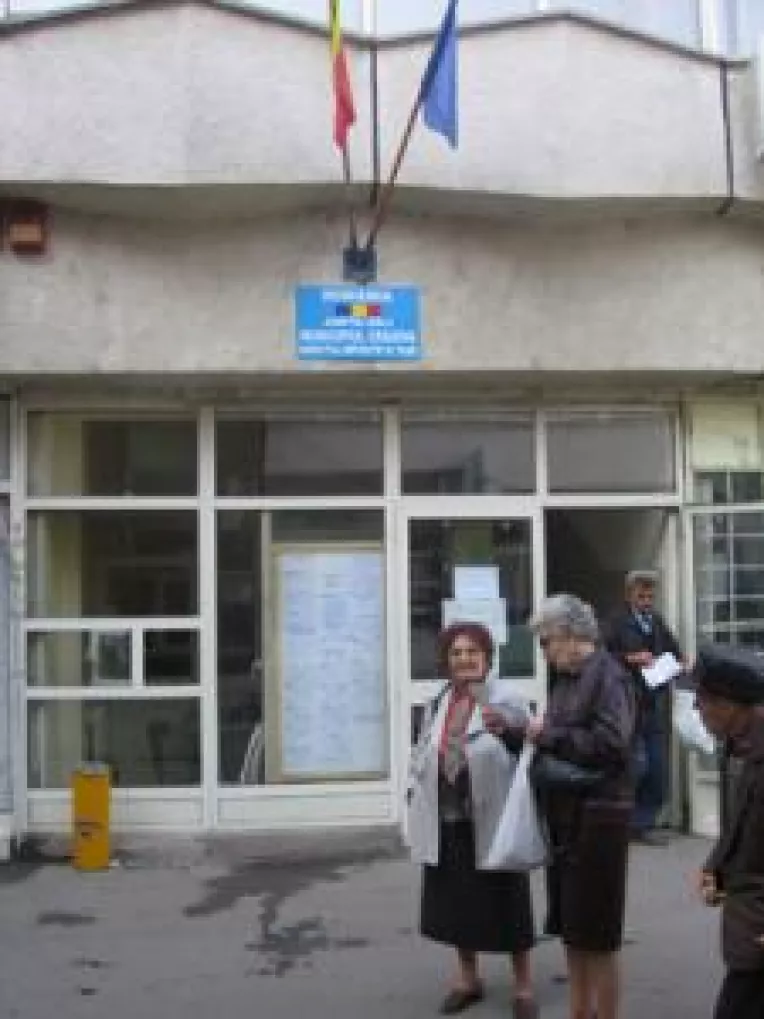 100 de miliarde de lei restante la impozite. Craiovenii, datori vanduti primariei