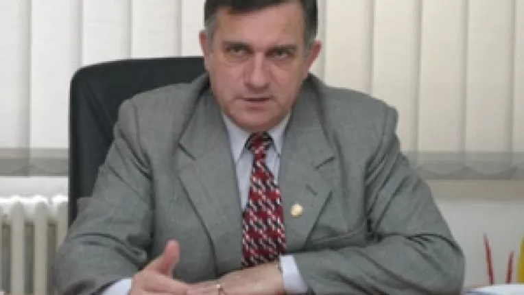 Funar cere indepartarea afiselor UDMR