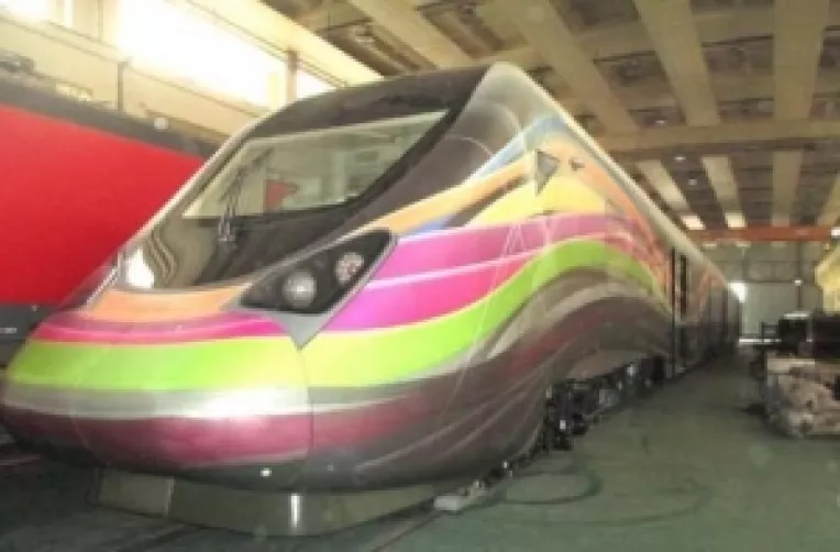 Hyperion : Trenul electric produs de Softronic Craiova va circula pe ruta Craiova-Bucuresti cu 200 km pe ora 