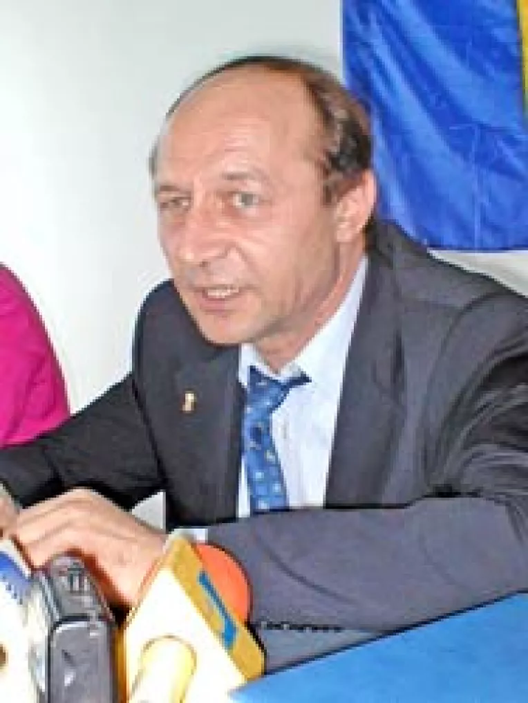 Ion Iliescu nu da multe parale pe pericolele care il ameninta pe Basescu
