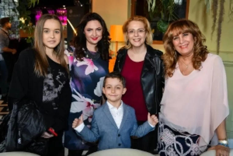 Jurnalista Cristina Cojucar Toma a sarbatorit aniversarea zilei de nastere inconjurata de prieteni