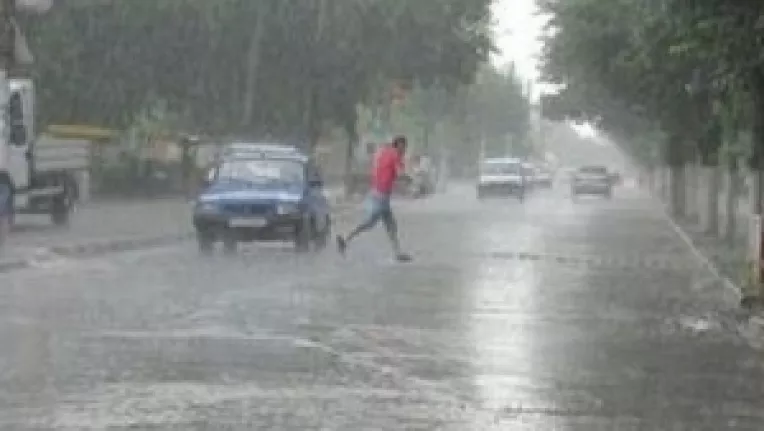 Meteorologii au emis un cod portocaliu de ploi valabil pentru judetele Prahova si Buzau