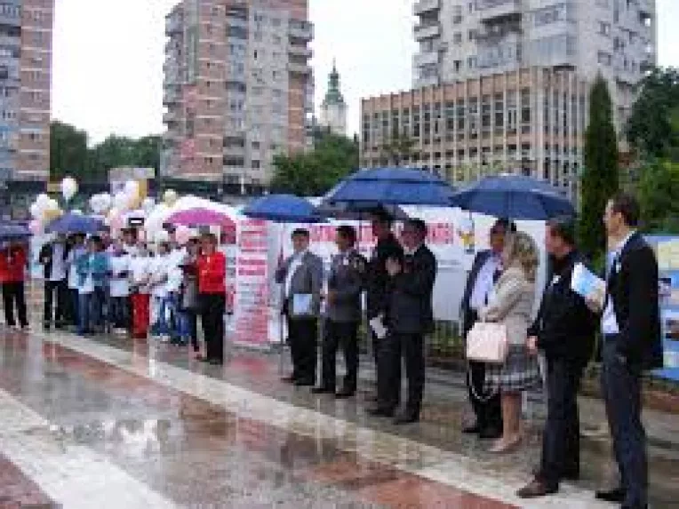 Senatorul Gheorghe Pop este incantat de proiectele prezentate la Festivalul National al Stiintei Zalau