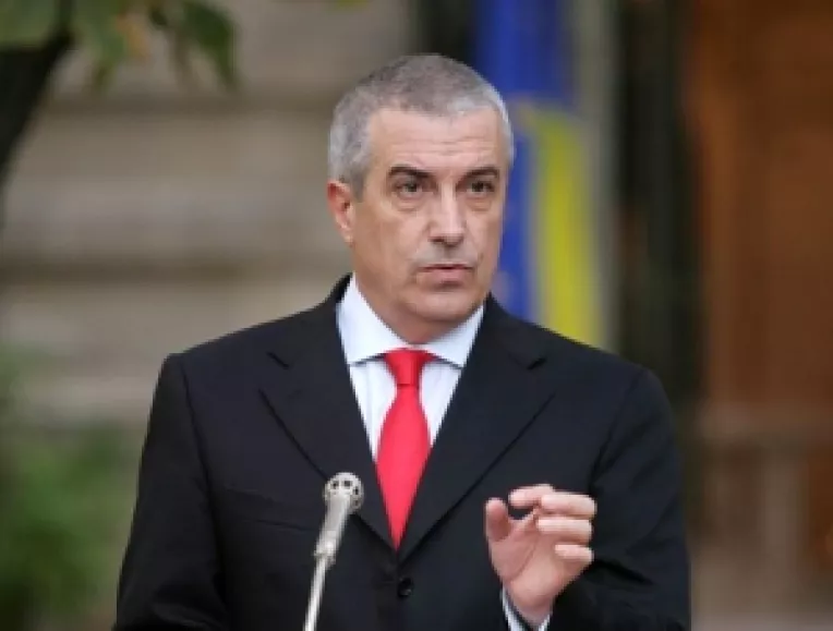 Tariceanu: Guvernul Boc, un "Dorel" al economiei, are doua maini stangi
